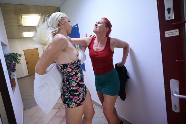 Carolyne Marian vs. Luna