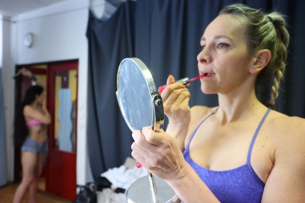 Alexa Throat vs. Morena part 1